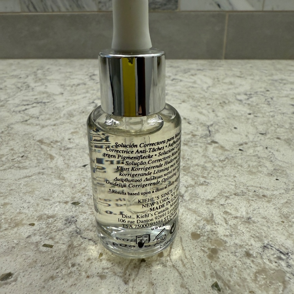 Kiehls Clearly Corrective Dark spot solution - Picture 4 of 4
